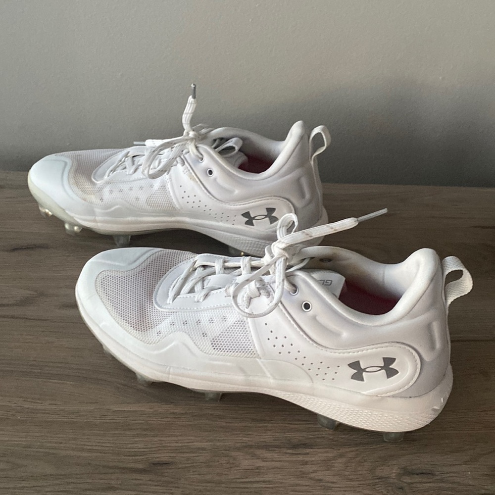Women’s Like New Under Armour Glyde Cleats